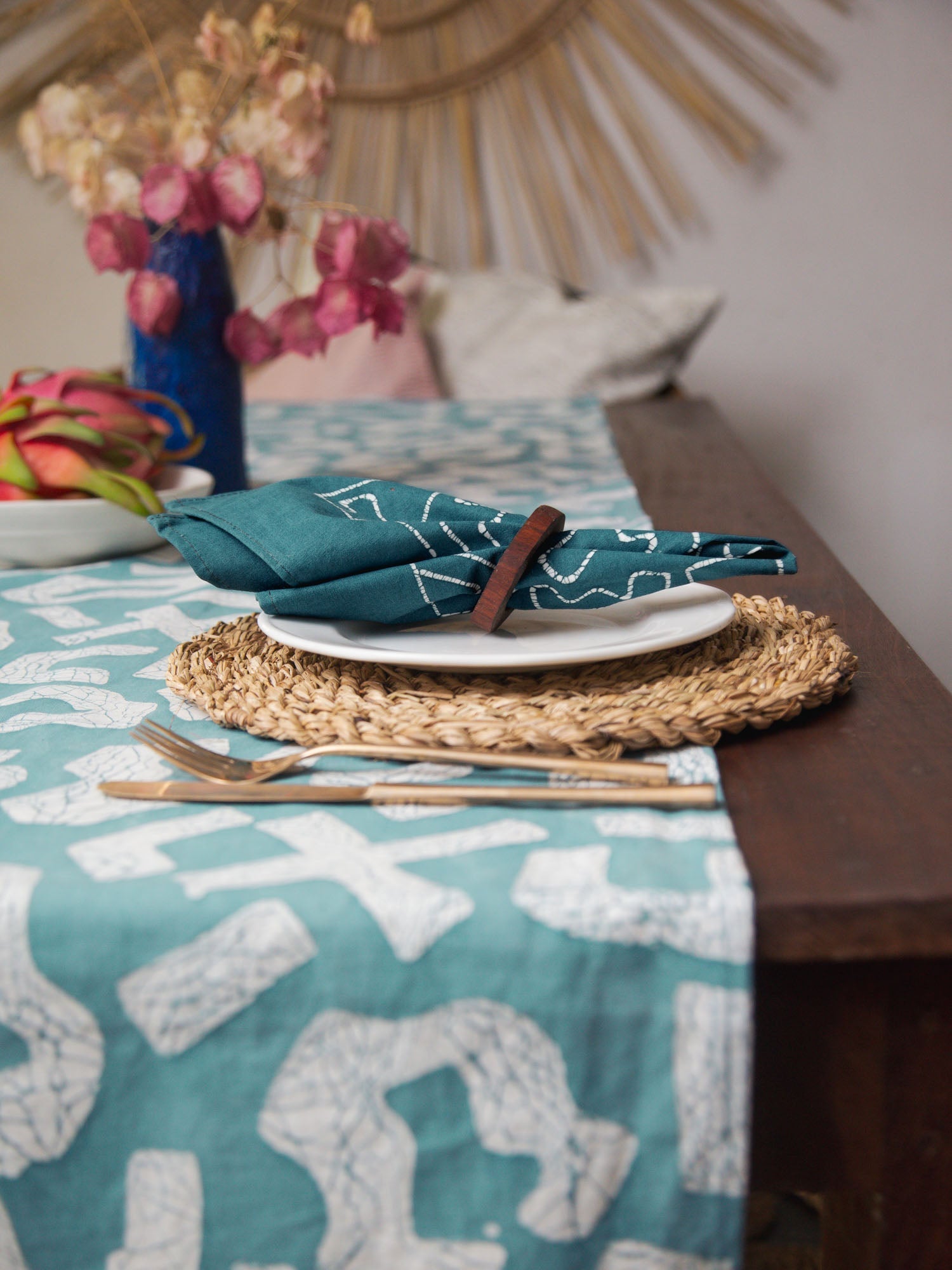 The perfect teal napkins, in our signiture Kuba squiggle pattern.