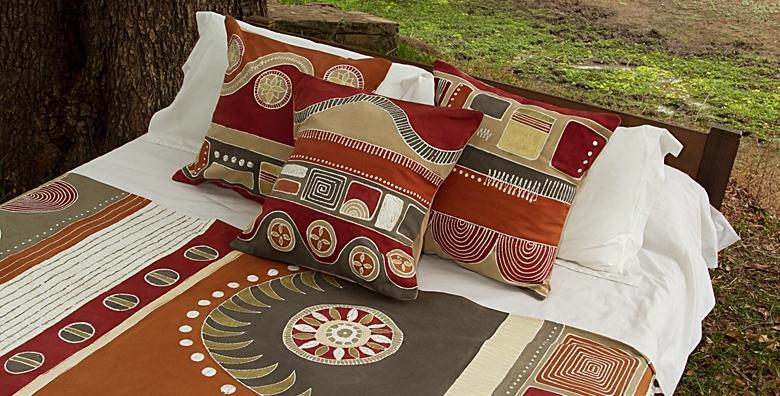 Sustainable and stylish African cushion covers, made from 100% cotton, with a funky wiggle pattern.