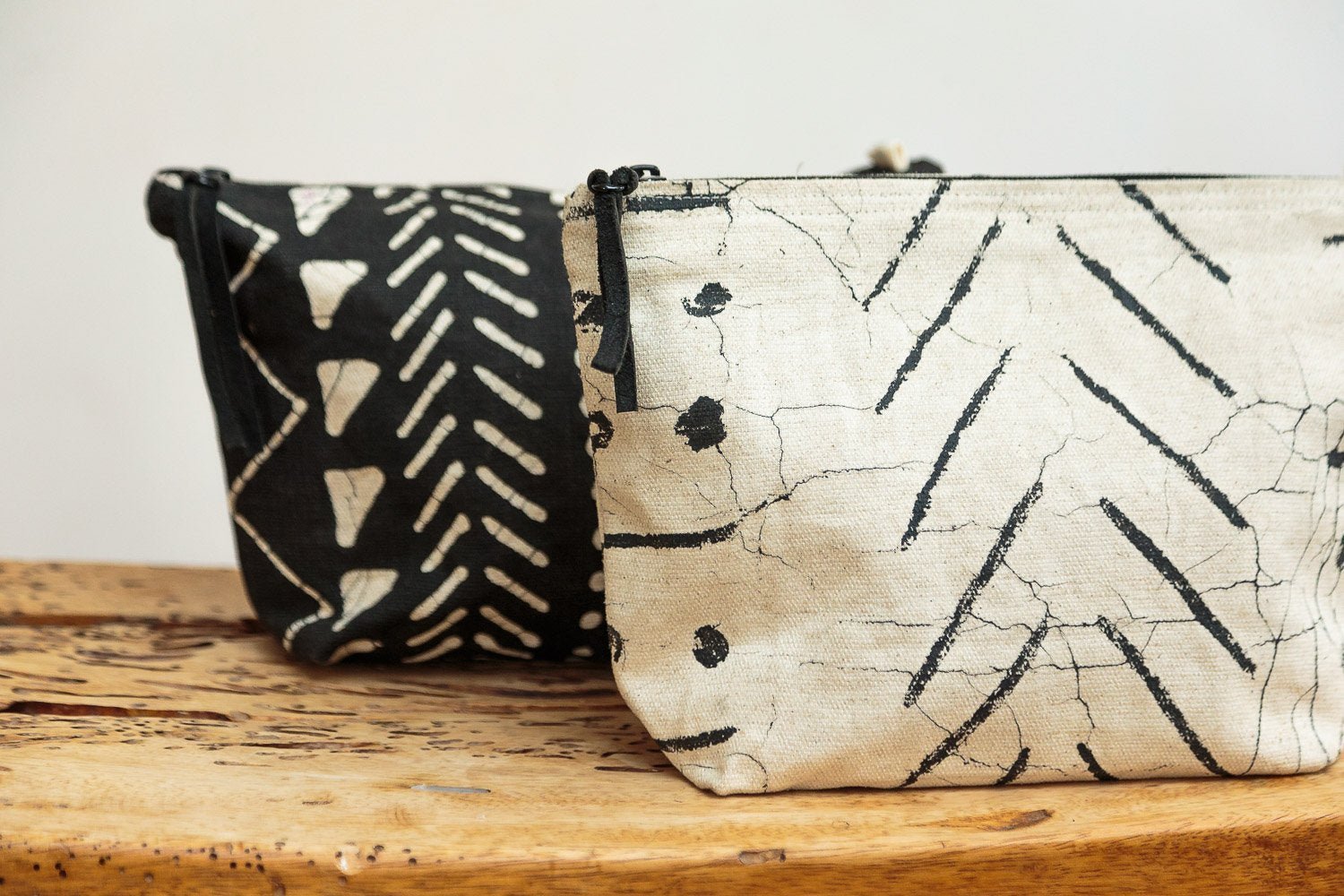 Travel in sustainable style with the perfect linen wash bag made using traditional Batik technique in a beautiful black.