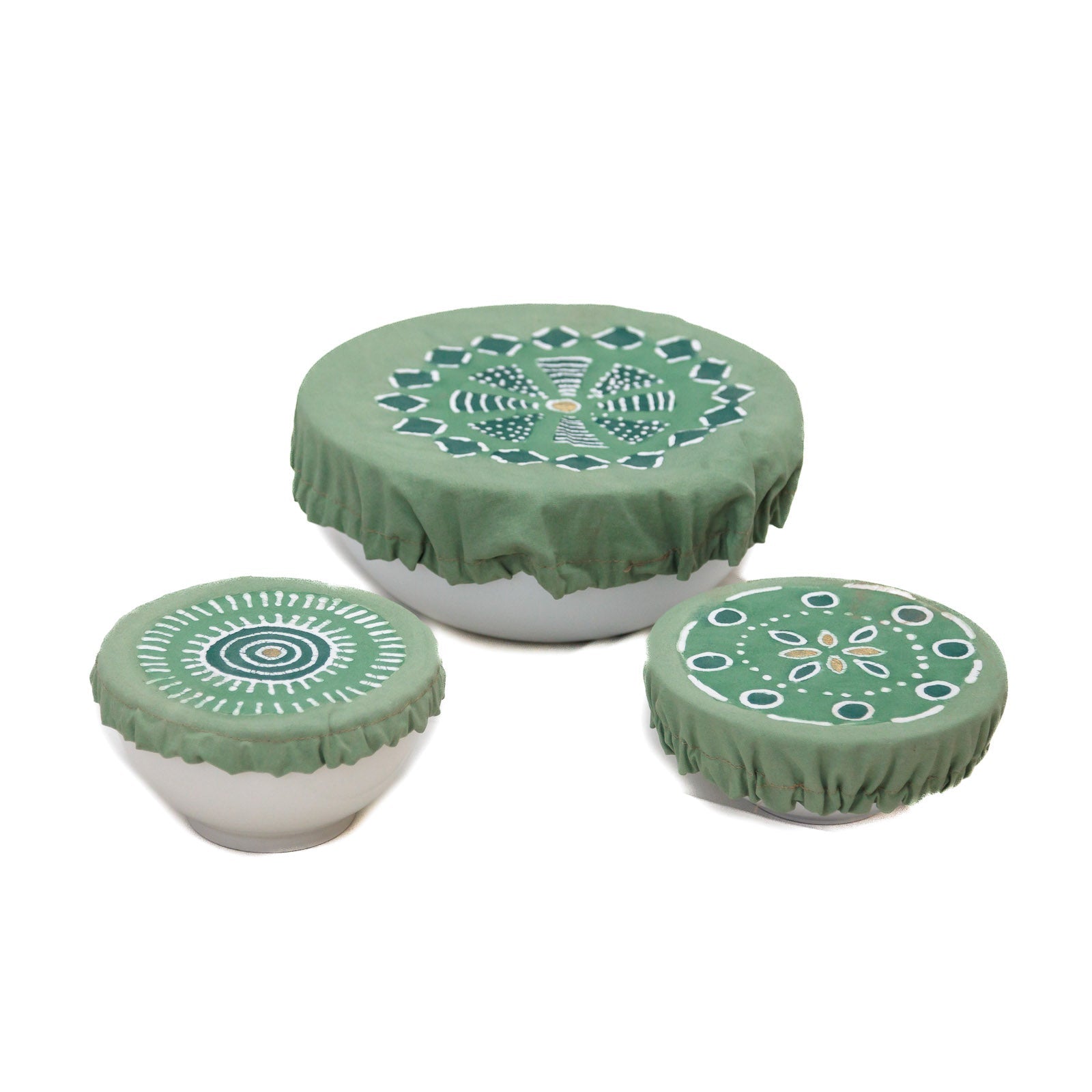 Stay fabuloush and fresh with our jade bowl covers with gold adornments.